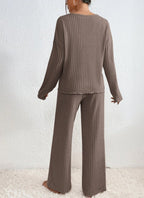 Zwei-Teiliges Geripptes Lounge Set | Bequeme & Stilvolle Damenmode | Sophia