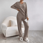 Zwei-Teiliges Geripptes Lounge Set | Bequeme & Stilvolle Damenmode | Sophia