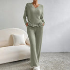Zwei-Teiliges Geripptes Lounge Set | Bequeme & Stilvolle Damenmode | Sophia