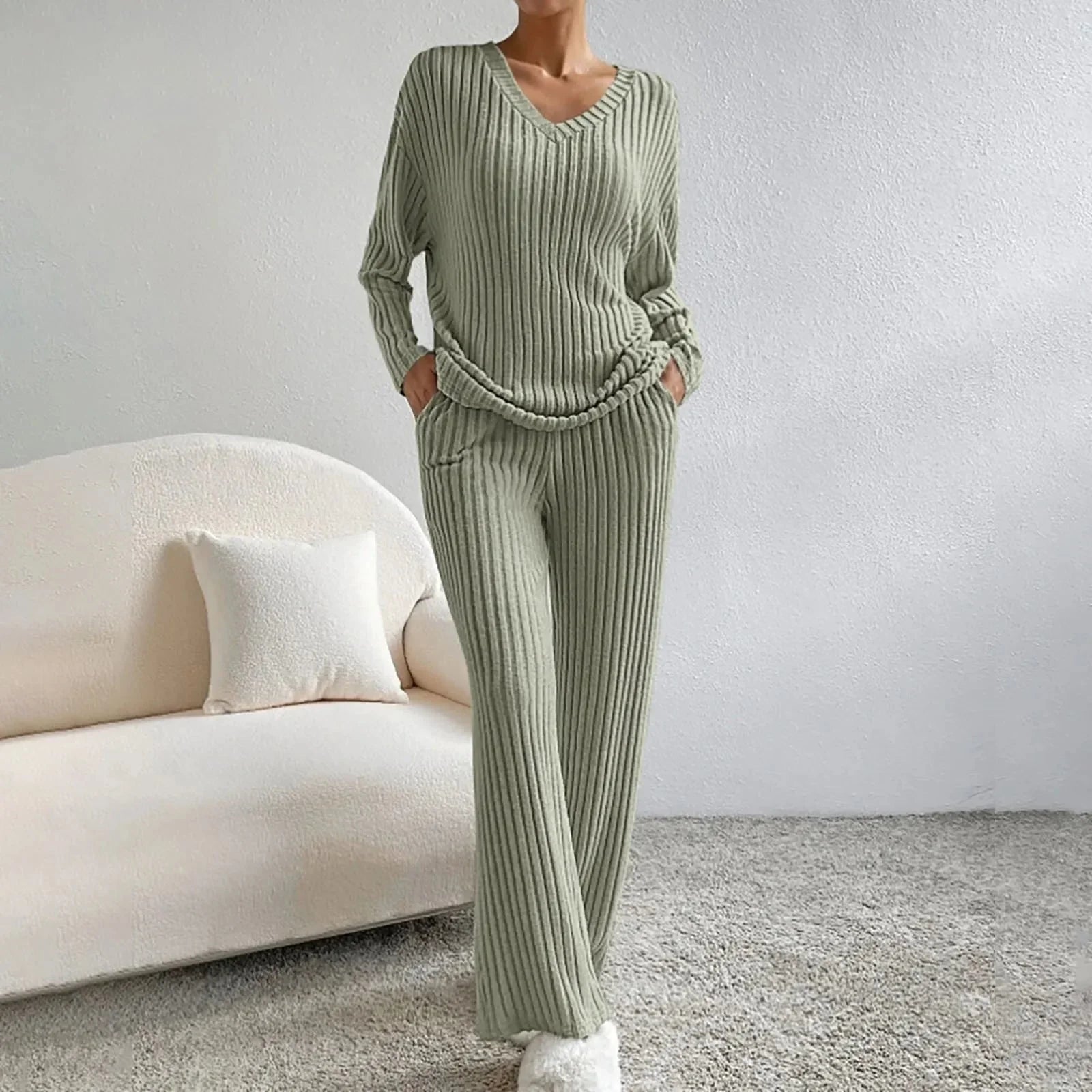 Zwei-Teiliges Geripptes Lounge Set | Bequeme & Stilvolle Damenmode | Sophia
