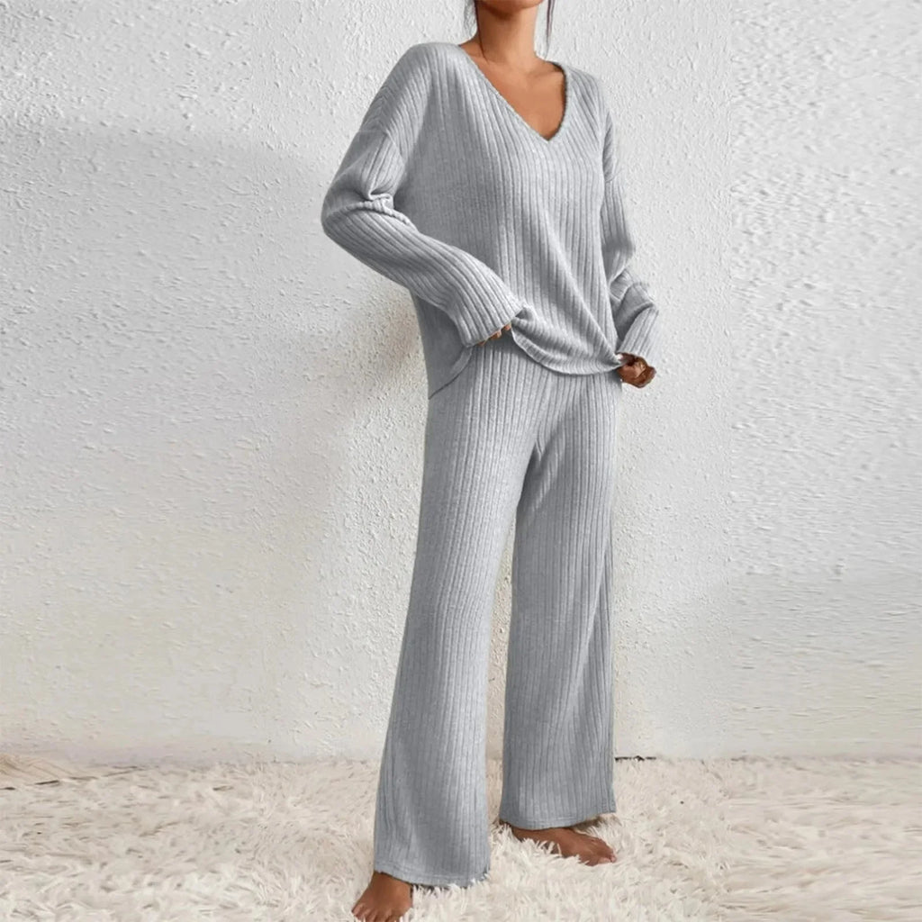 Zwei-Teiliges Geripptes Lounge Set | Bequeme & Stilvolle Damenmode | Sophia